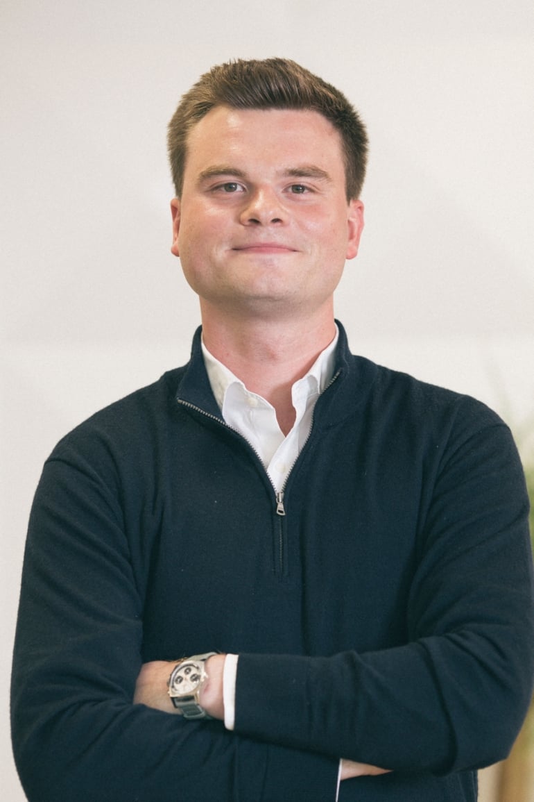 MR