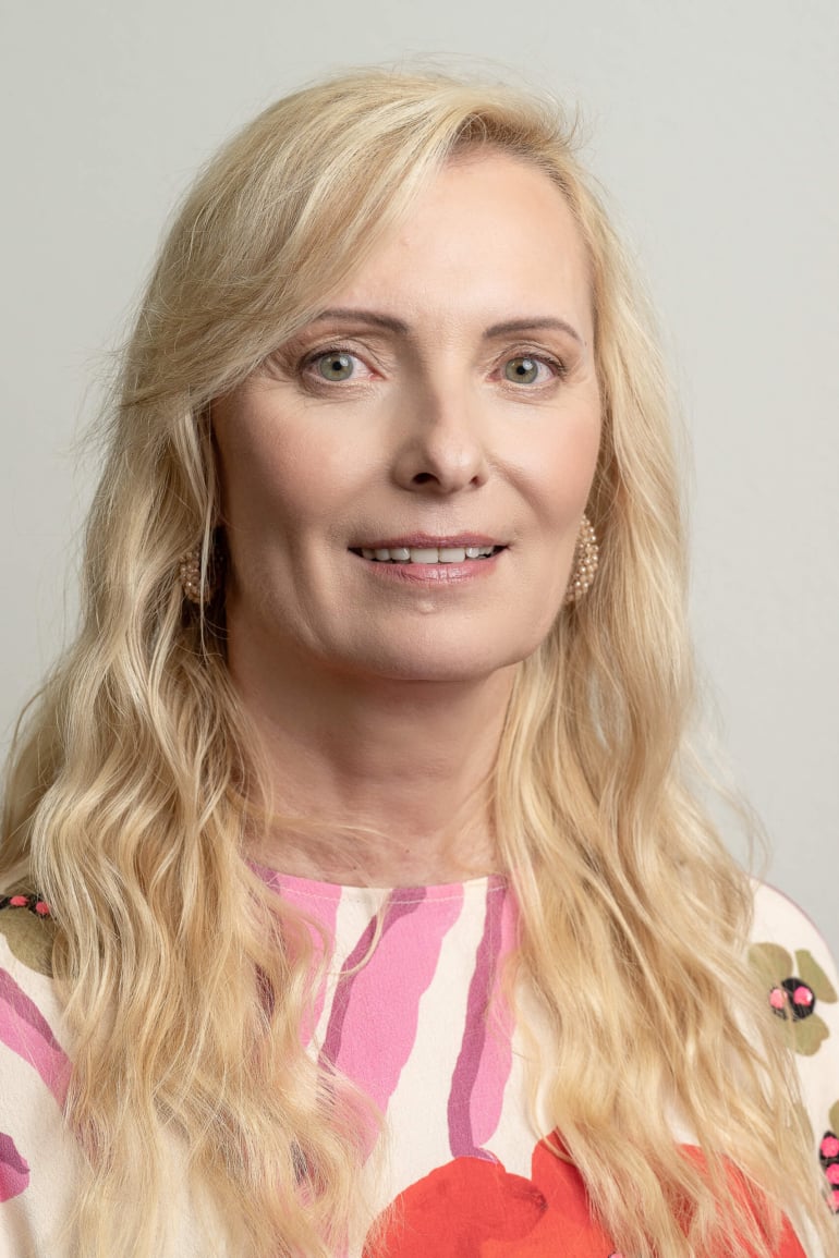 Elke Schicker